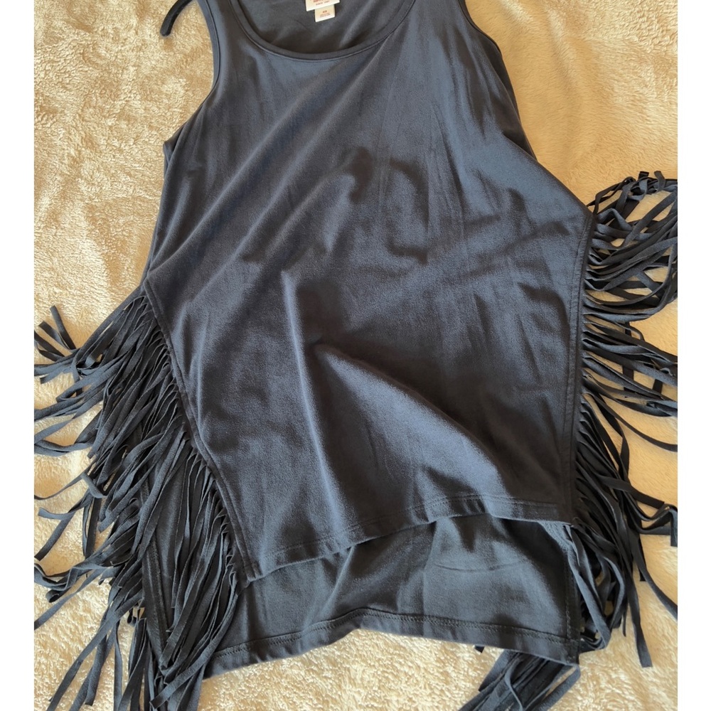 BLACK MICROFIBER FRINGE TOP